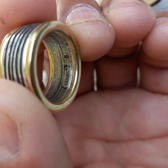 Guess ring - Picture 4 of 4